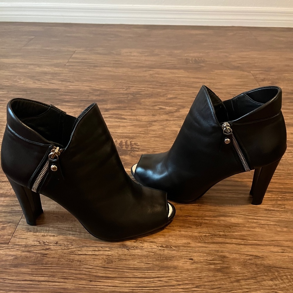 Stewart Weitzman Bootie